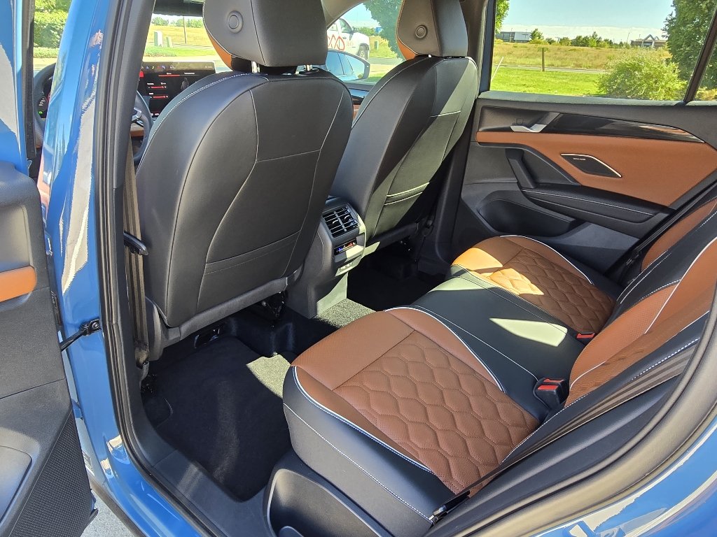 Used 2025 Monterey Blue Pearl Volkswagen SEL R-Line image 16