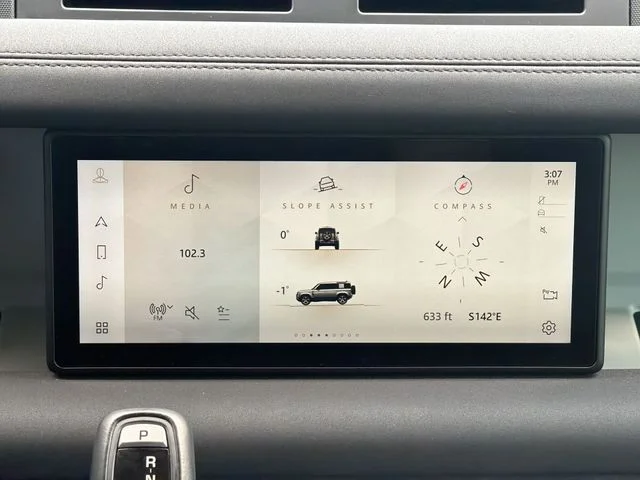 Used 2021 Gray Land Rover X-Dynamic SE image 14