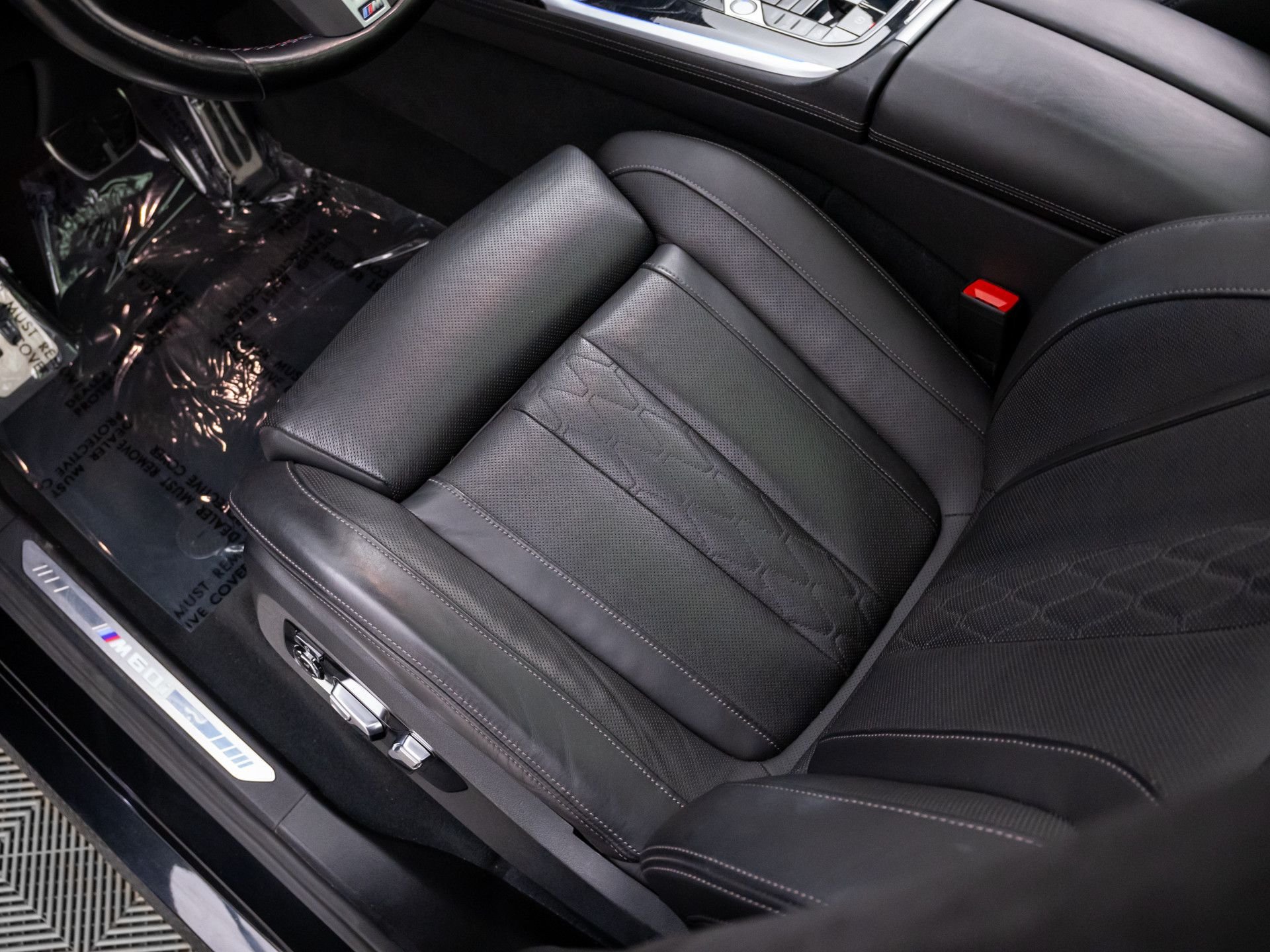 Used 2024 Black BMW M60i image 15