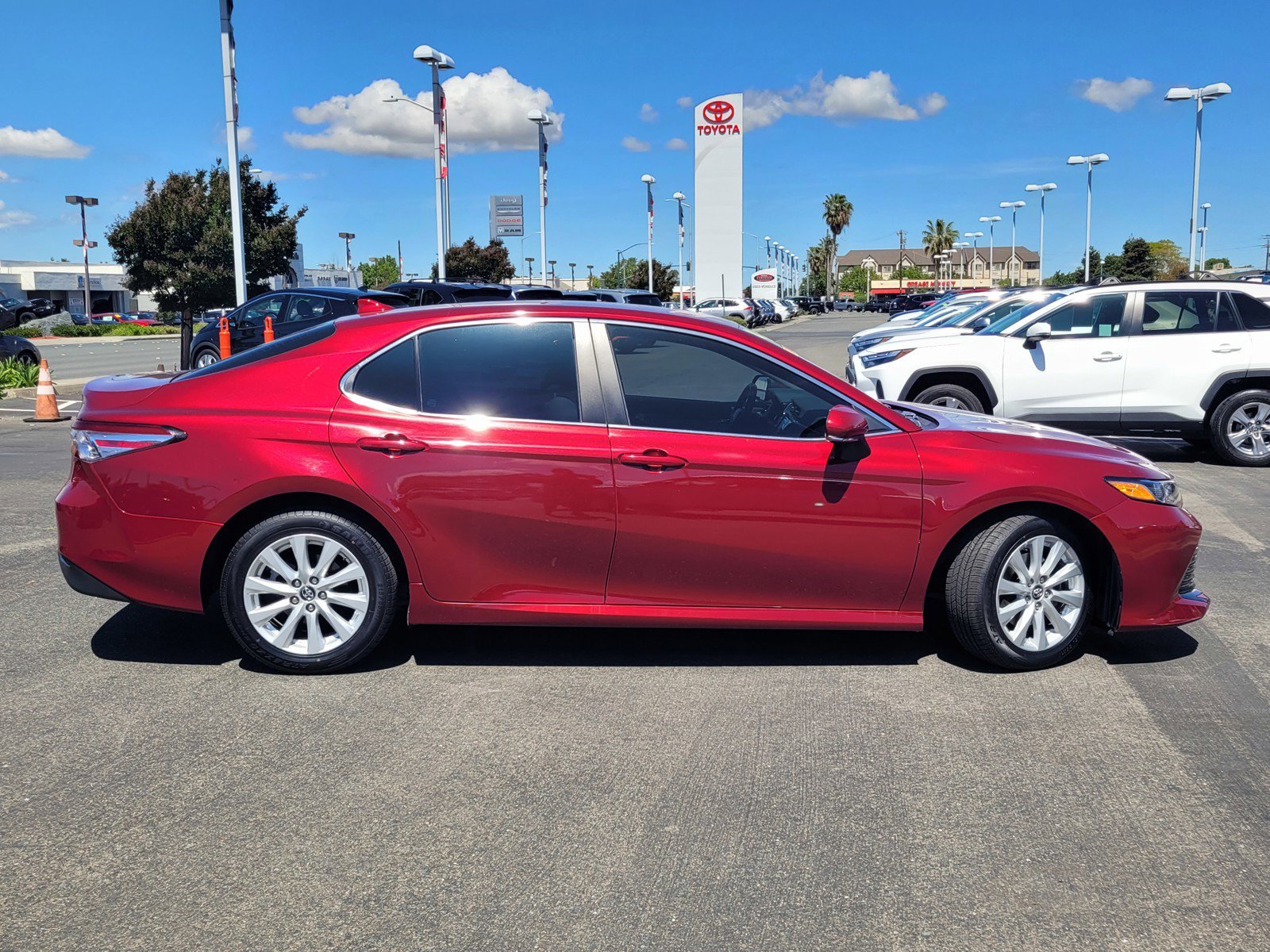 Used 2019 Red Toyota  image 3