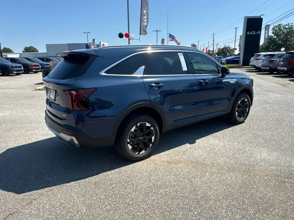 2025 Kia Sorento S - Photo 3
