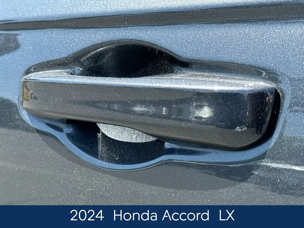 Used 2024  Honda LX image 13