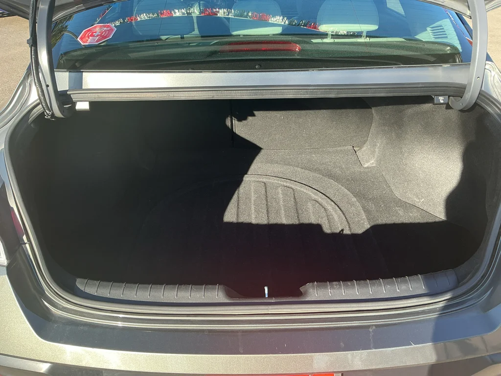 Used 2024 Amazon Gray Hyundai Limited image 18