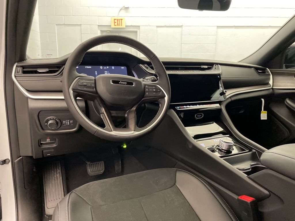 New 2026 Bright White Clearcoat Jeep Altitude image 9