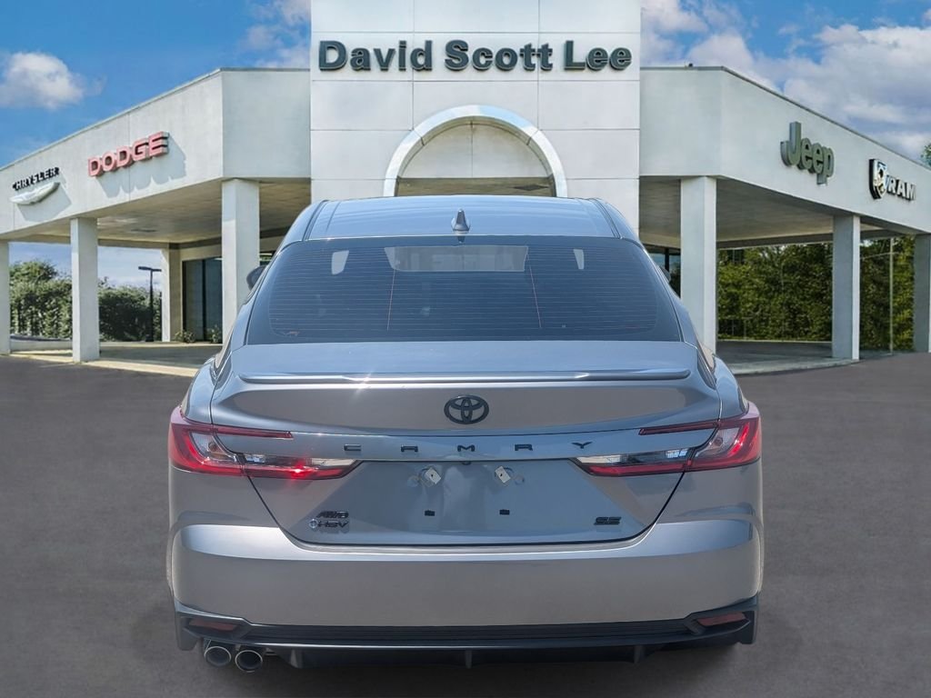 2025 Toyota Camry SE - Photo 6