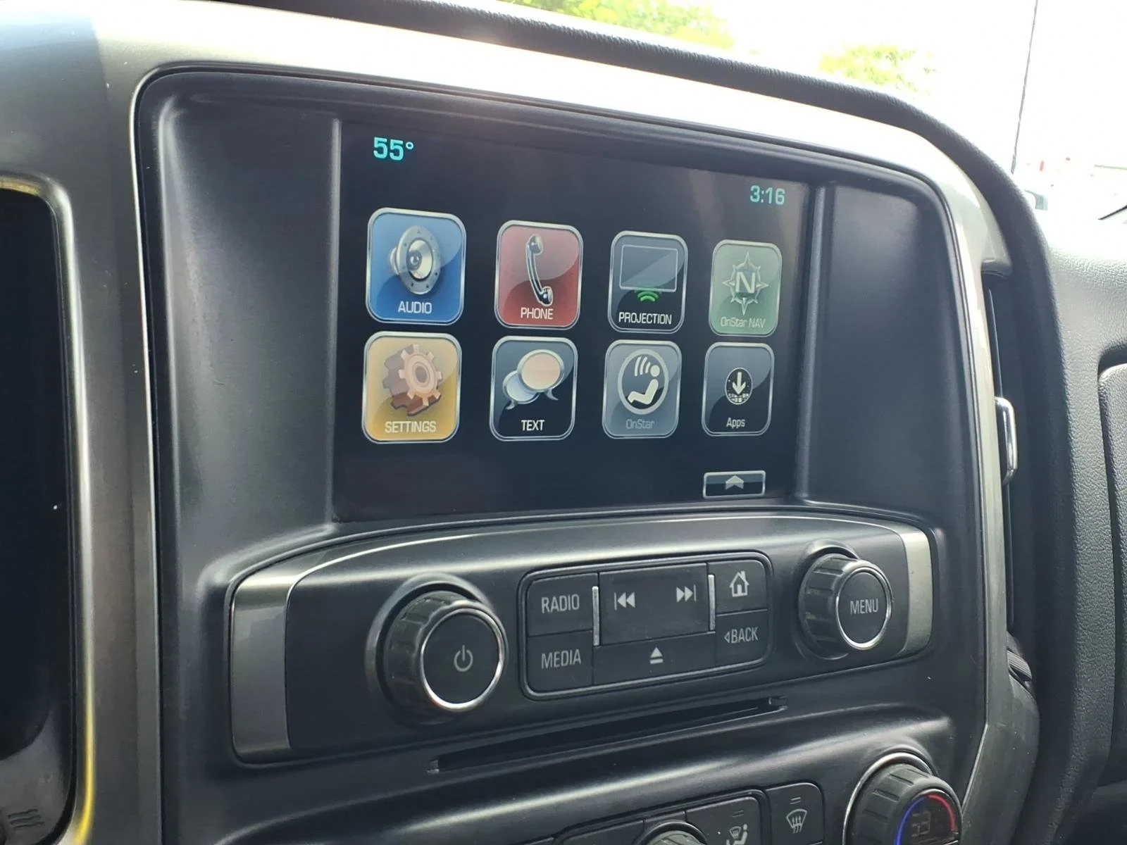 Used 2018 Summit White Chevrolet LT image 10