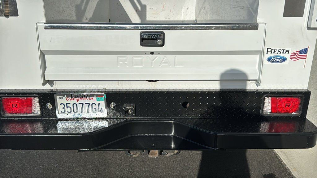 Used 2025 White Ford XL image 8