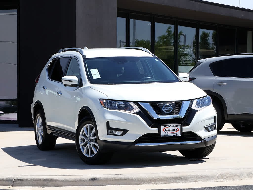 Used 2017 Nissan Rogue SL with VIN 5N1AT2MV1HC880211 for sale in Naperville, IL