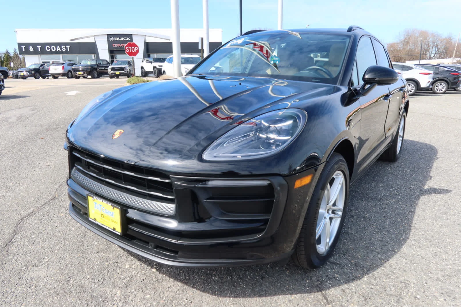 2022 Porsche Macan Base