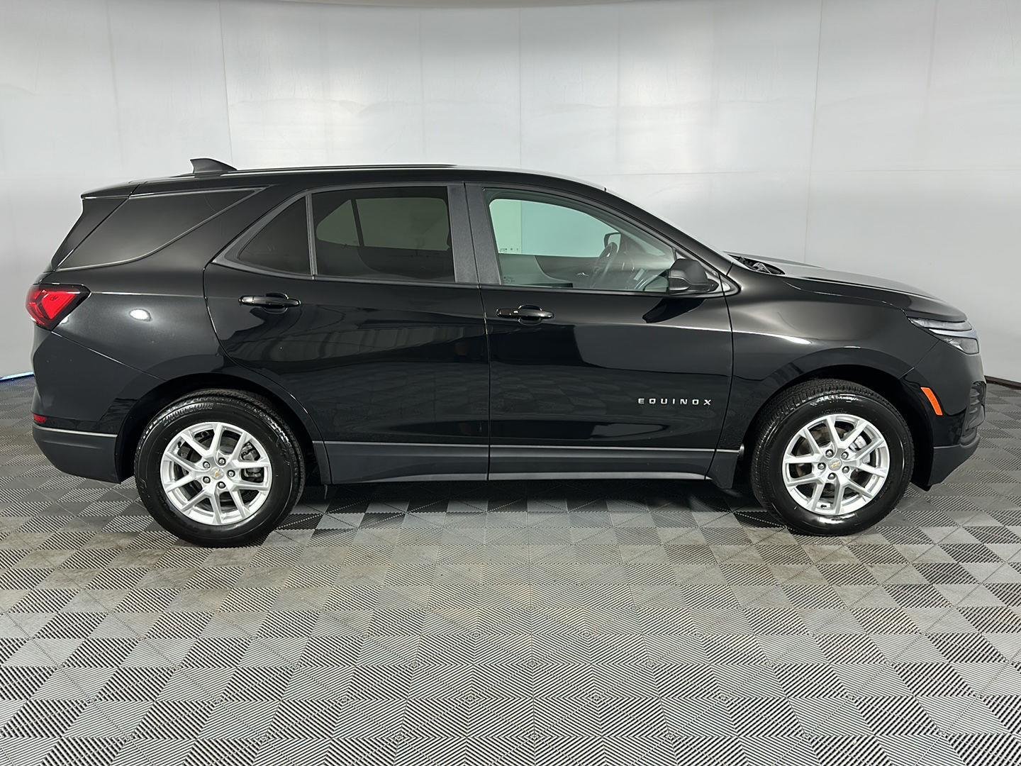 Used 2024 Mosaic Black Metallic Chevrolet  image 26