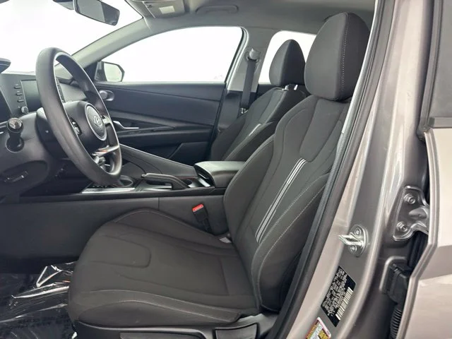 Used 2023 Silver Hyundai SEL image 24