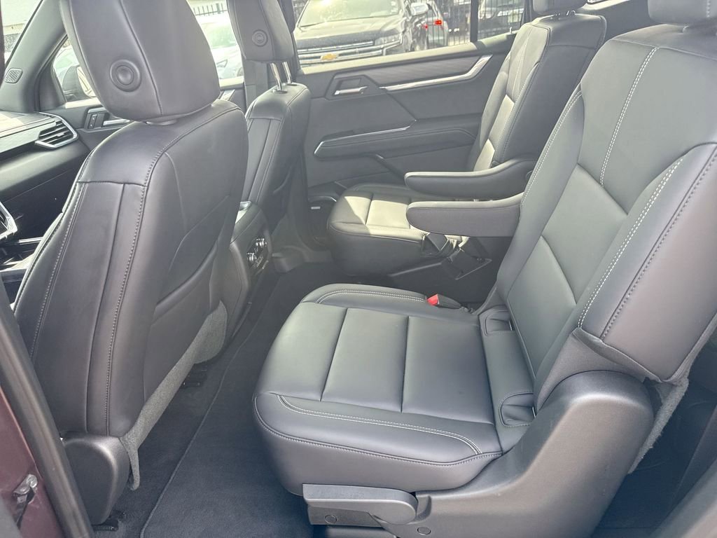 Used 2026 Crystal Metallic GMC Elevation image 25