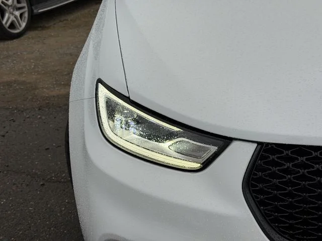 New 2026 Bright White Clear-Coat Exterior Paint Chrysler Select image 5