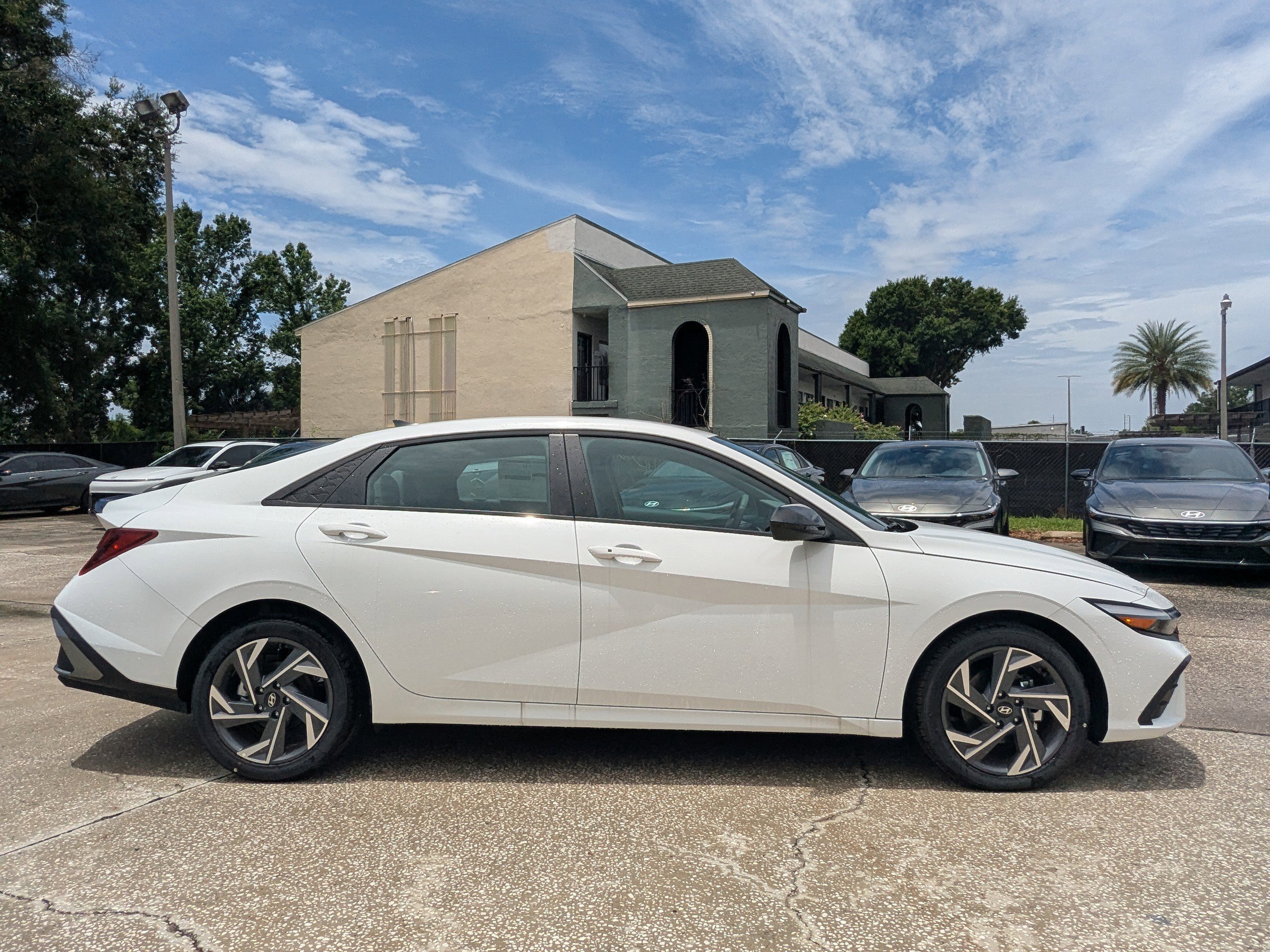 New 2025 Serenity White Hyundai SEL Sport image 4