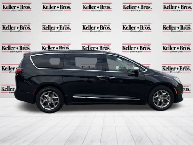 Used 2019 Black Chrysler Limited image 8