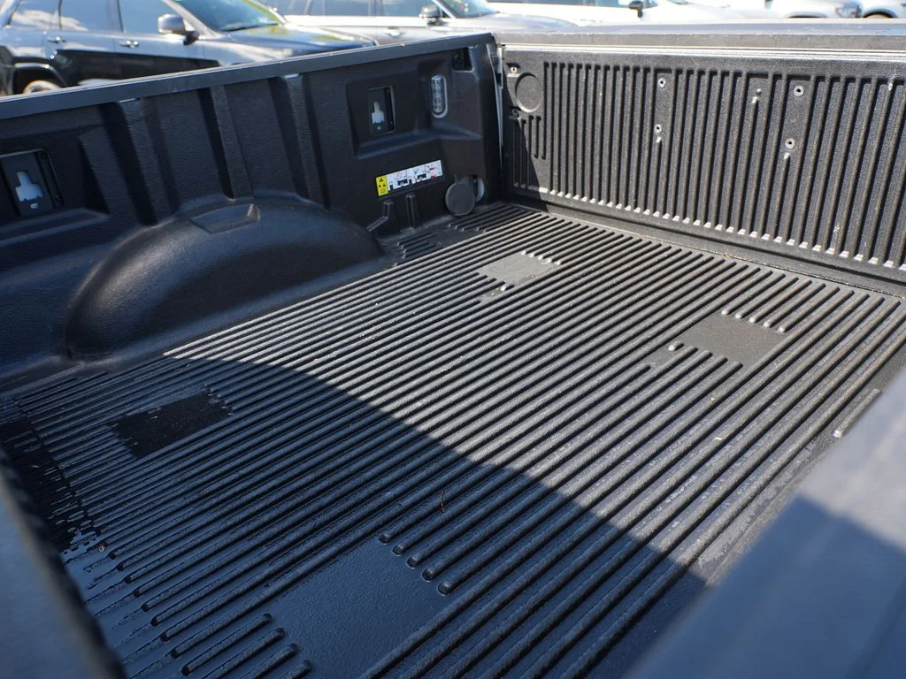 Used 2023  Ford Lariat image 27
