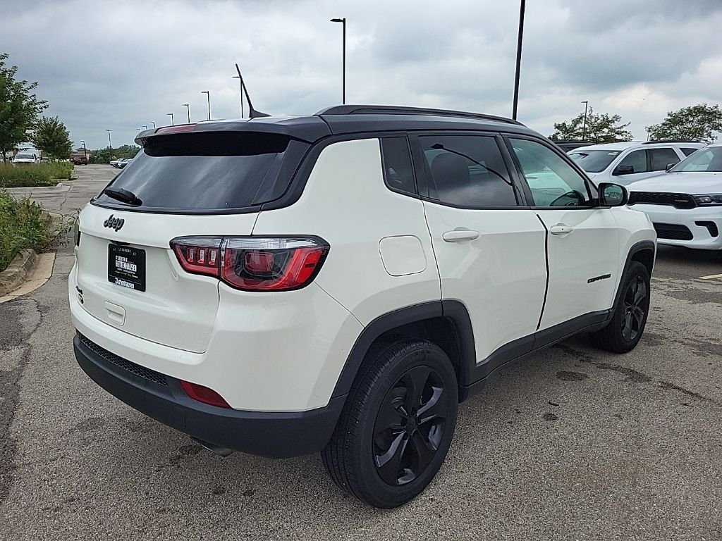 Used 2019 White Jeep Latitude image 5