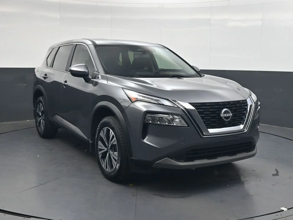 Used 2023 Gray Nissan SV image 2