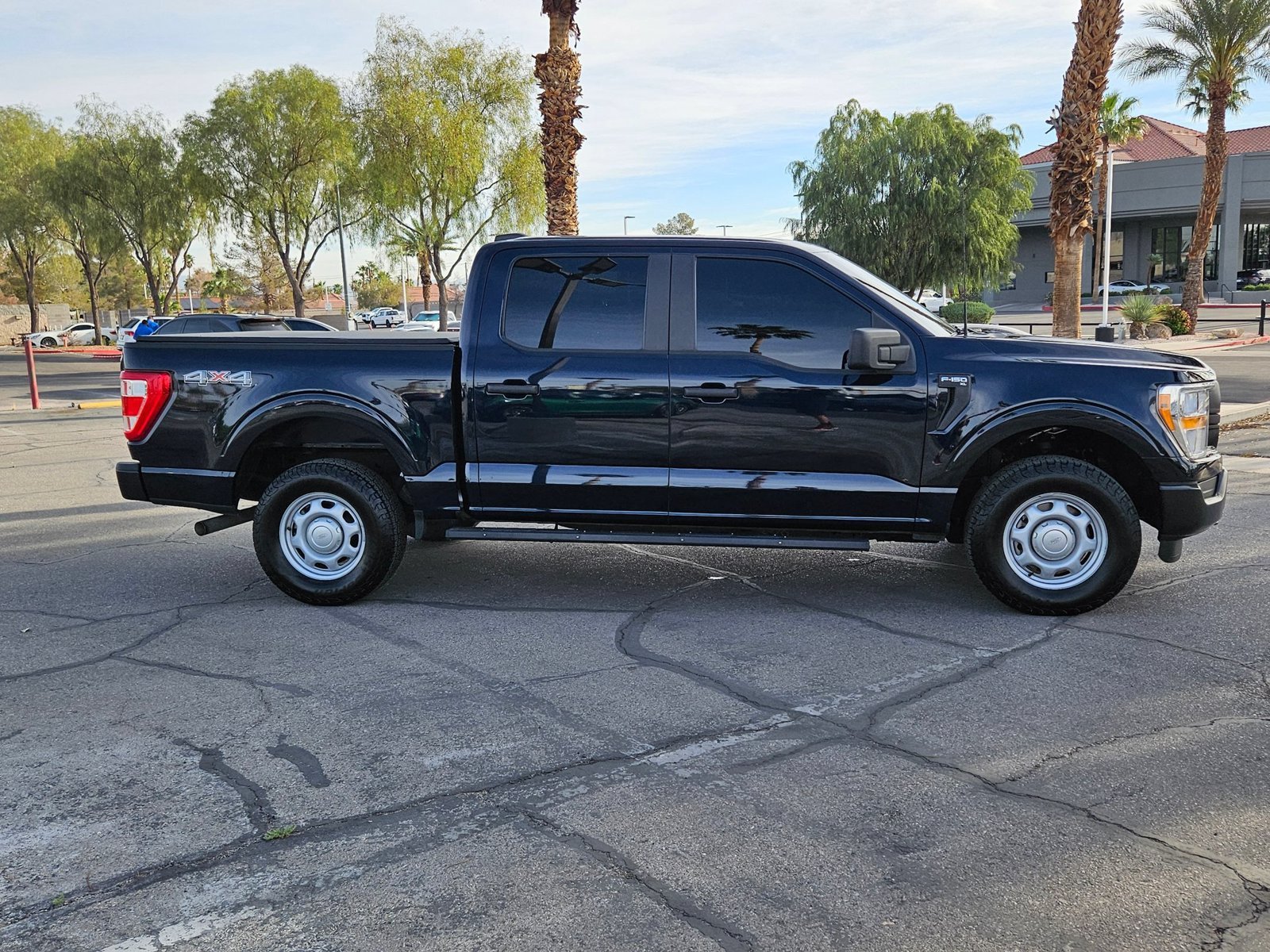 Used 2022 Antimatter Blue Metallic Ford XL image 4