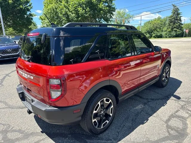 Used 2022 Red Ford Outer Banks image 8