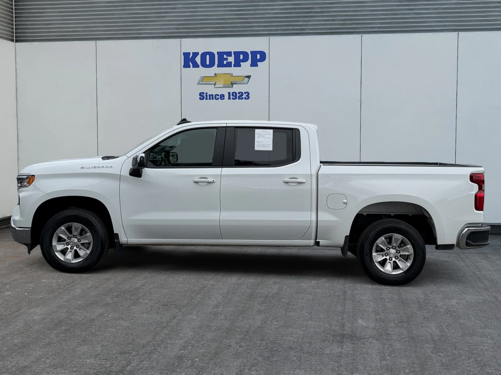 Used 2026 Summit White Chevrolet LT image 2