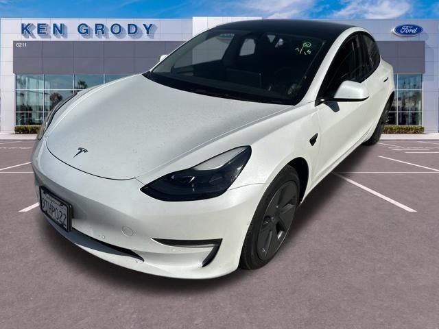 Used 2022 White Tesla Long Range image 3