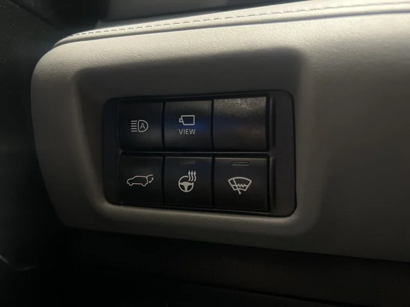 Used 2021 White Toyota Platinum image 23