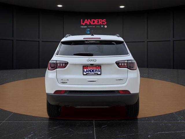 New 2026 Bright White Clearcoat Jeep Latitude image 2