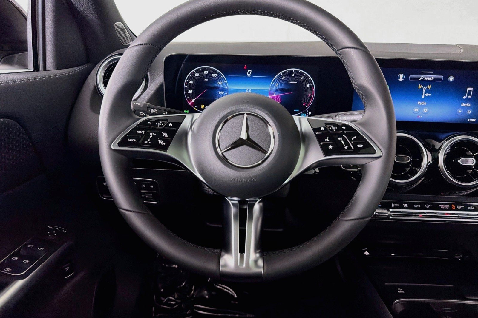 New 2026 Polar White Mercedes-Benz GLA 250 SUV image 17