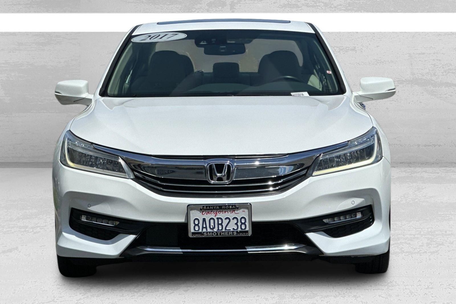 Used 2017 White Honda Touring image 9