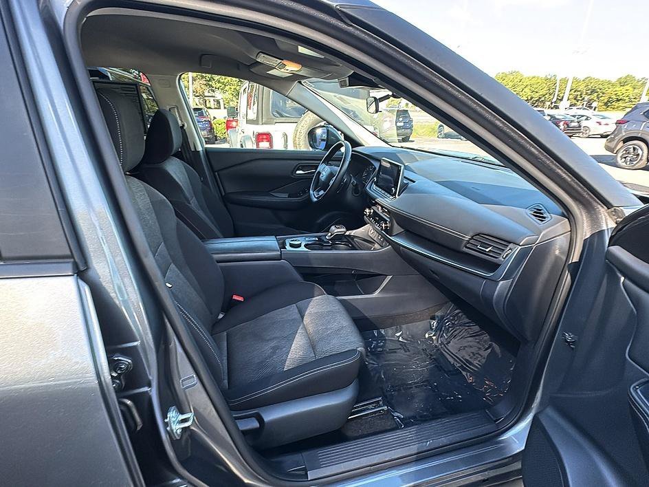 Used 2025 Gun Metallic Nissan SV image 24