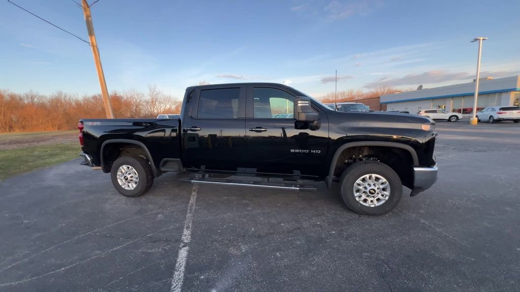 2025 Chevrolet Silverado 2500HD LT - Photo 9