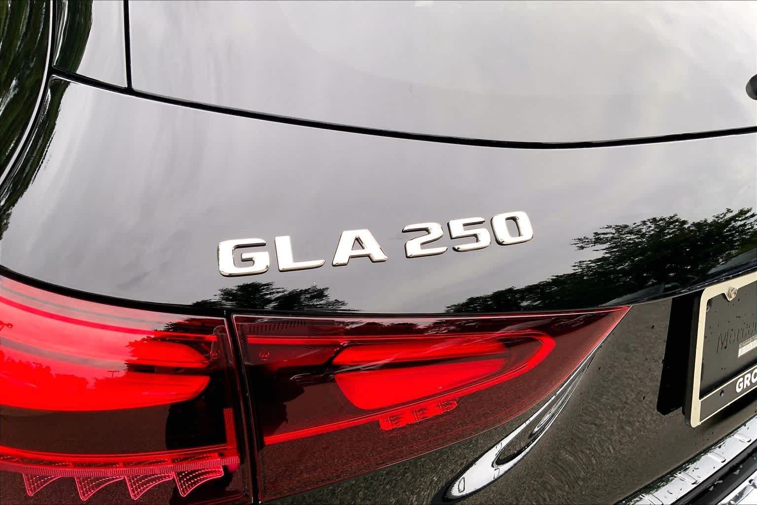 New 2026 Night Black Mercedes-Benz GLA 250 image 19