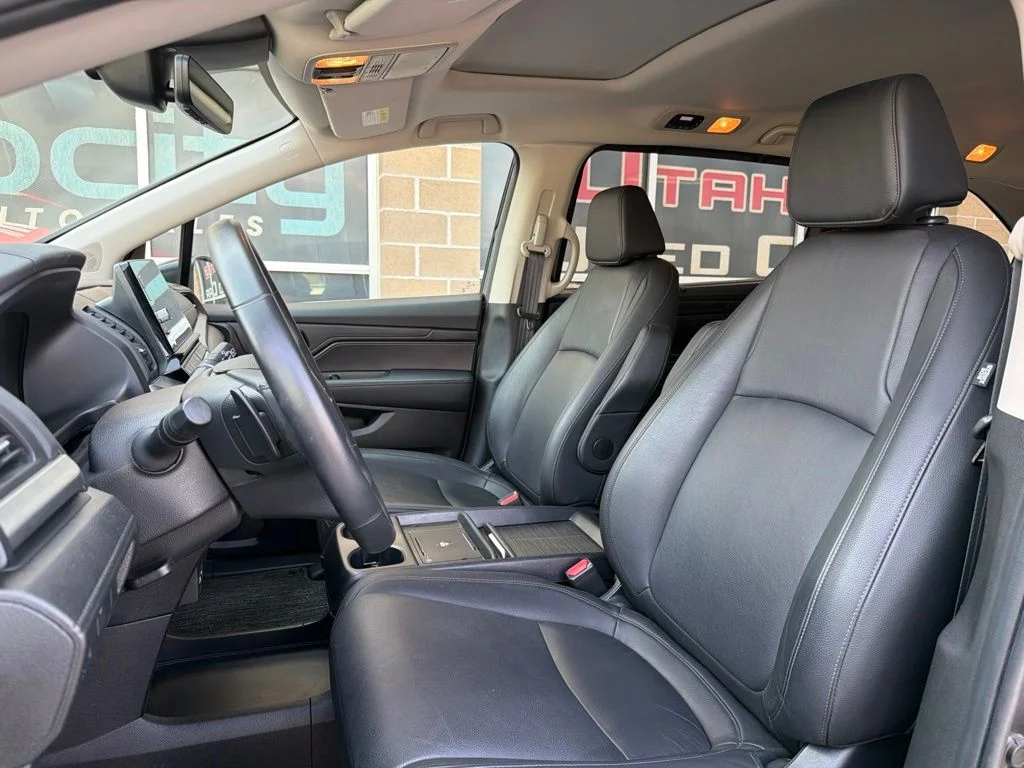 Used 2025 Black Honda EX-L image 9