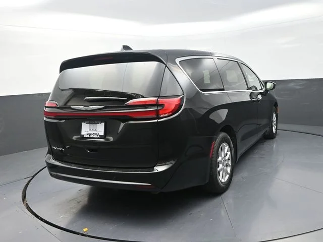 Used 2023 Black Chrysler Touring L image 9