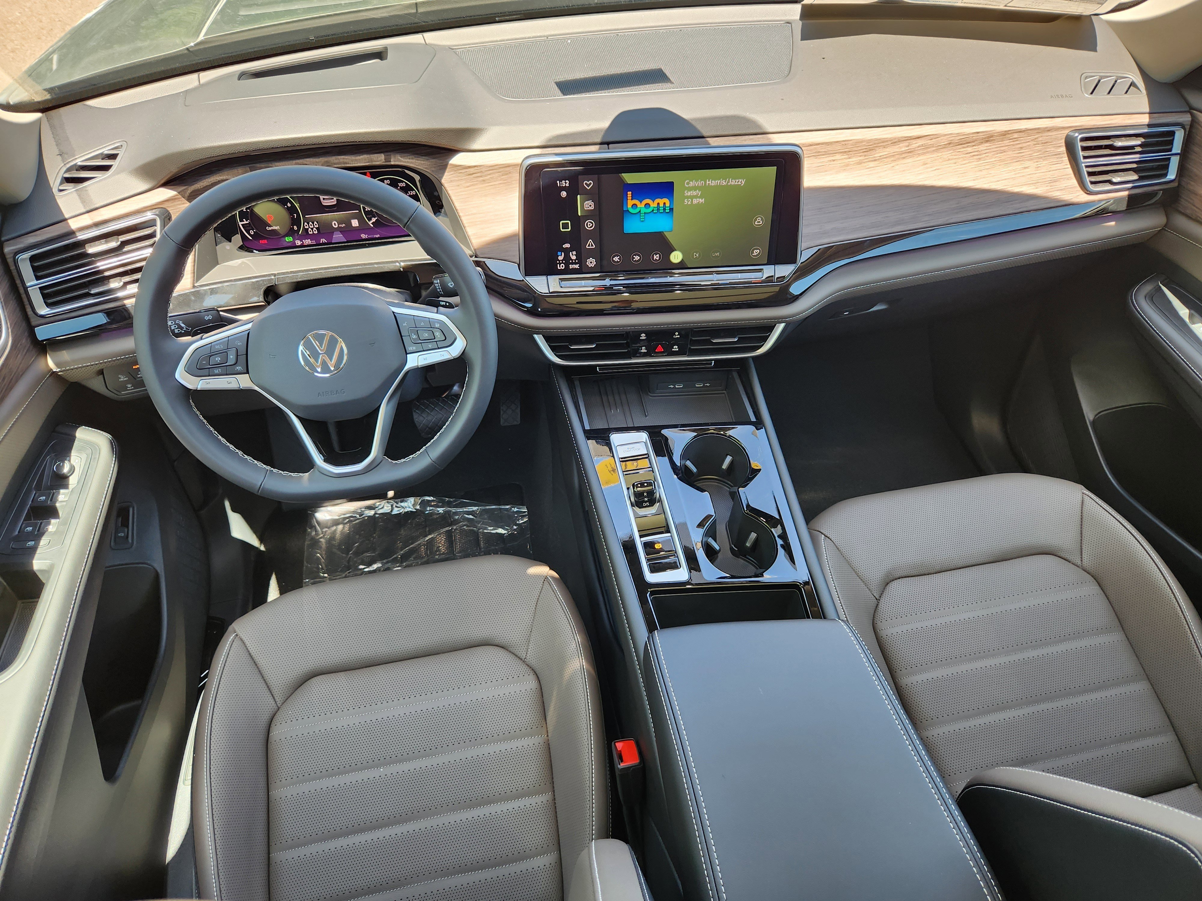 New 2026 Green Volkswagen 2.0T SEL image 15