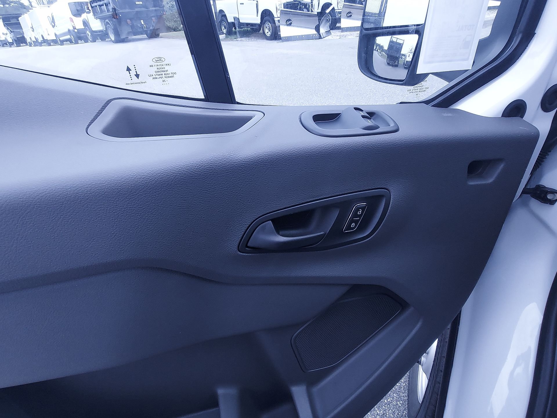 New 2026 Oxford White Ford Cargo Van image 5