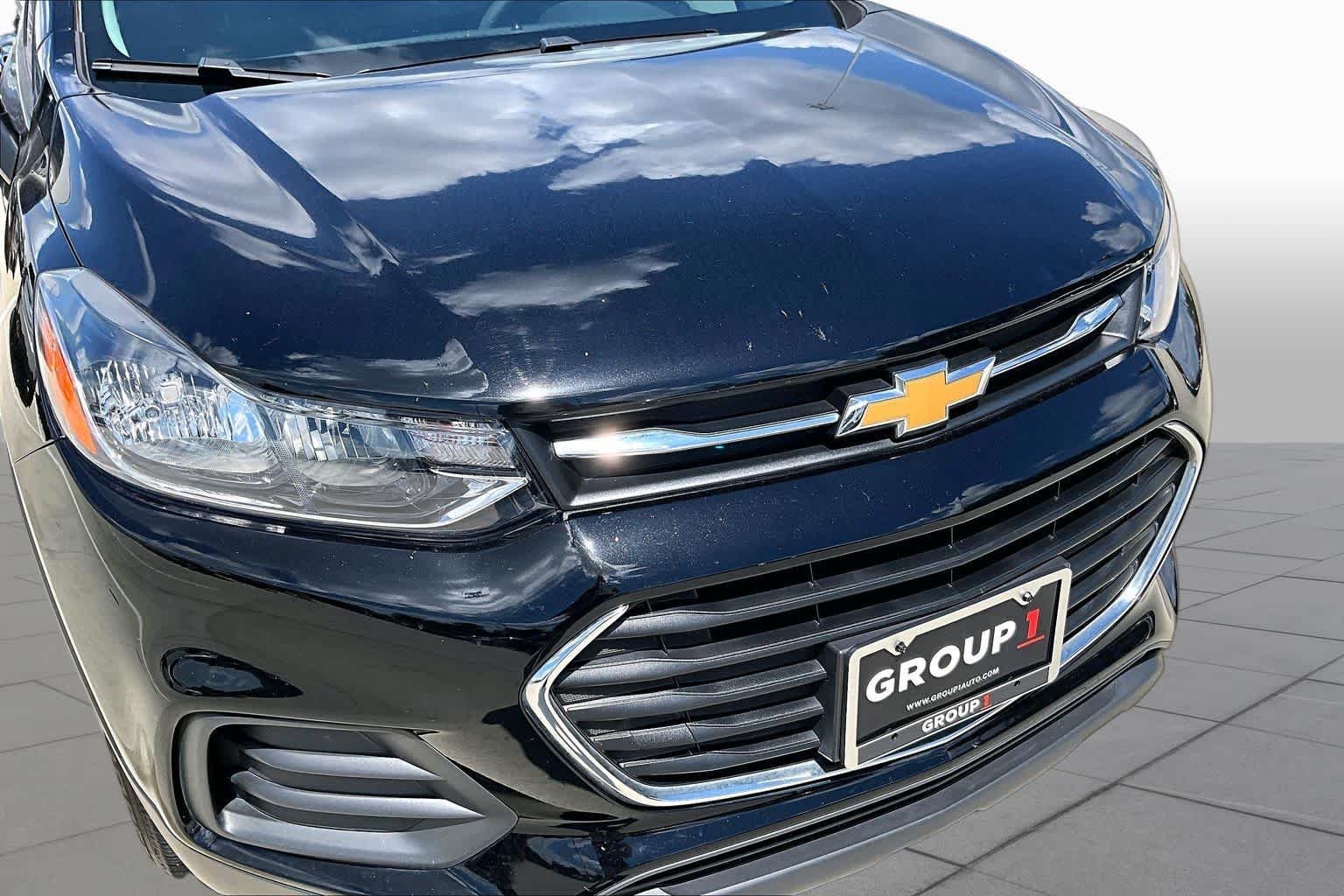 Used 2020 Mosaic Black Metallic Chevrolet LS image 28