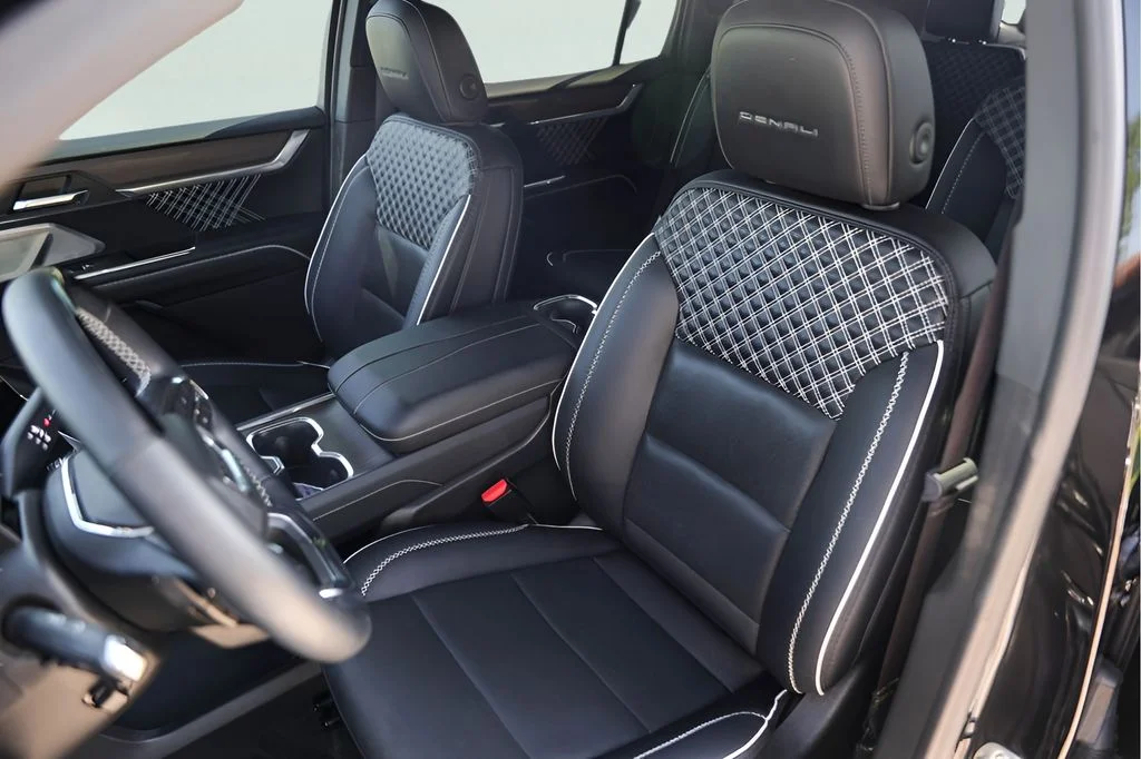 Used 2024 Black GMC Denali image 10