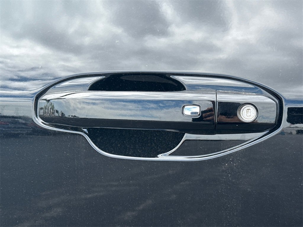 2025 GMC SIERRA - Image 12