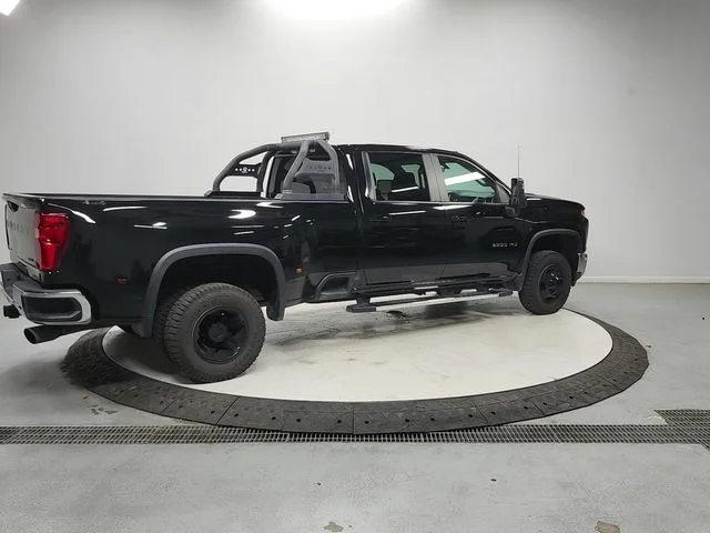 Used 2022 Black Chevrolet LT image 7