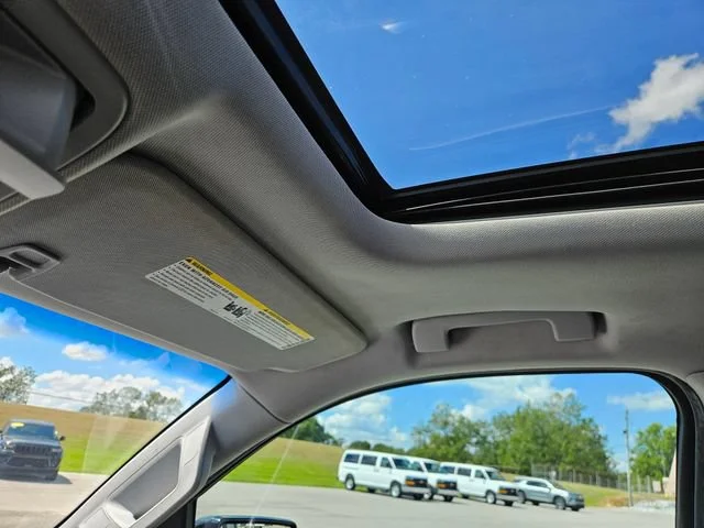 Used 2020 ONYX BLACK GMC SLT image 21