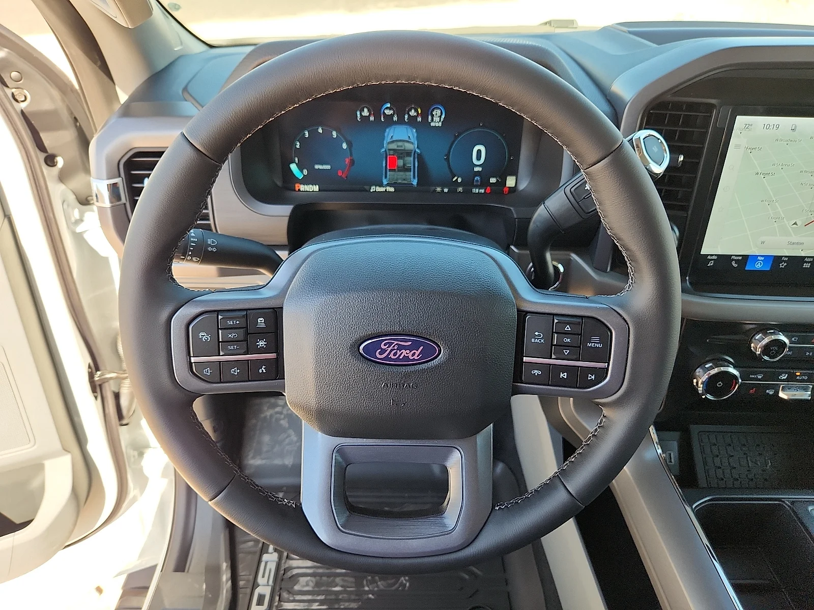 New 2026 Oxford White Ford XLT image 21