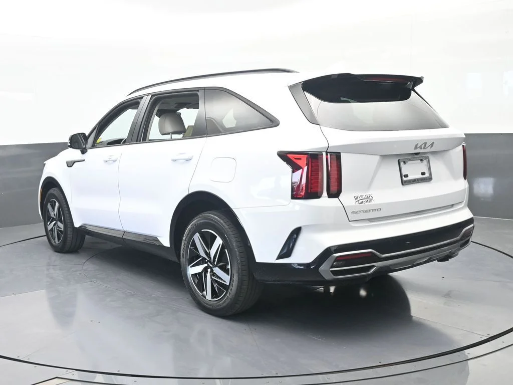 Used 2023 Glacial White Pearl Kia EX image 4