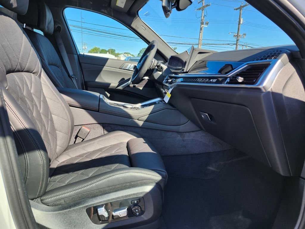 New 2027 White BMW xDrive40i image 10