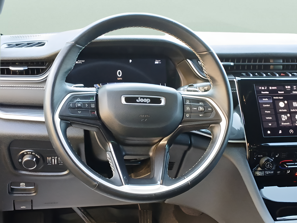Used 2022 Black Jeep Altitude image 8