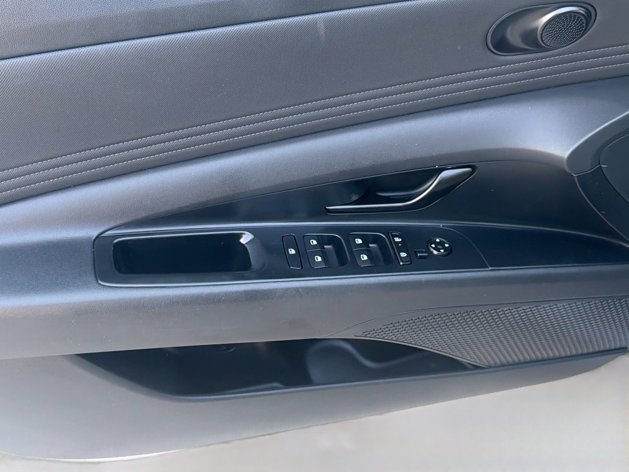 Used 2025 Fluid Metal Hyundai SEL Sport image 14