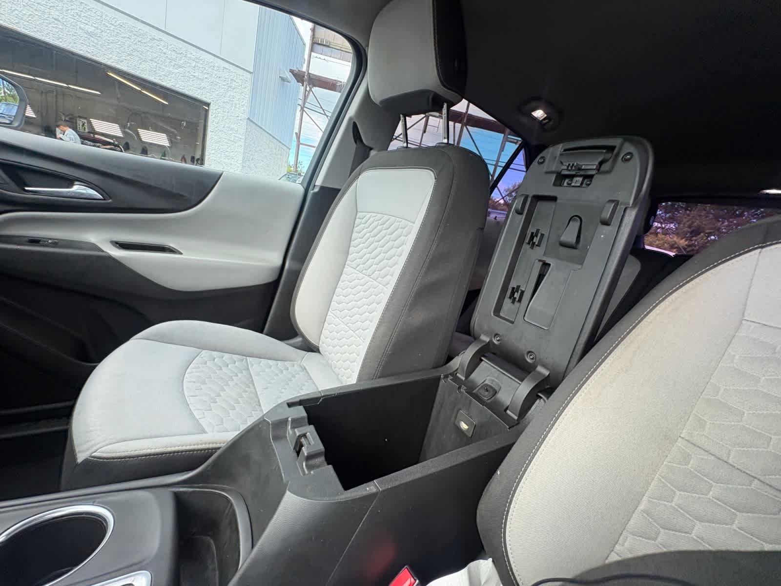 Used 2019 Summit White Chevrolet LS image 31