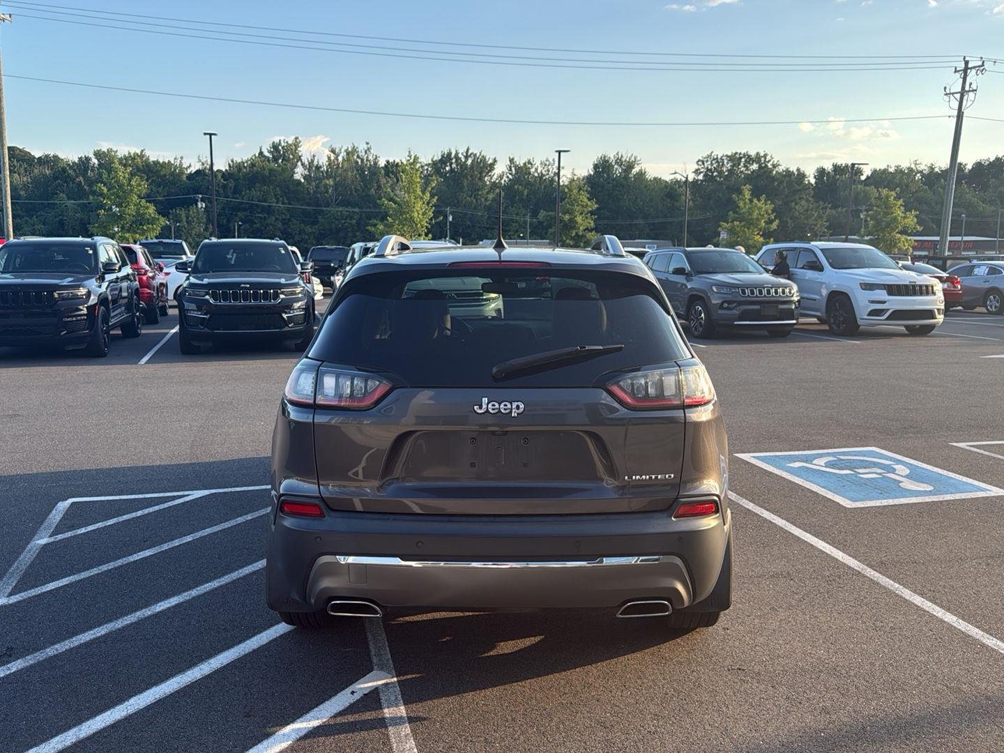 Used 2019 Granite Crystal Metallic Clearcoat Jeep Limited image 6