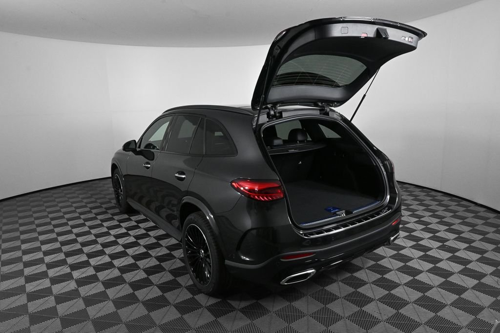 New 2026 Graphite Grey Metallic Mercedes-Benz GLC 300 image 30